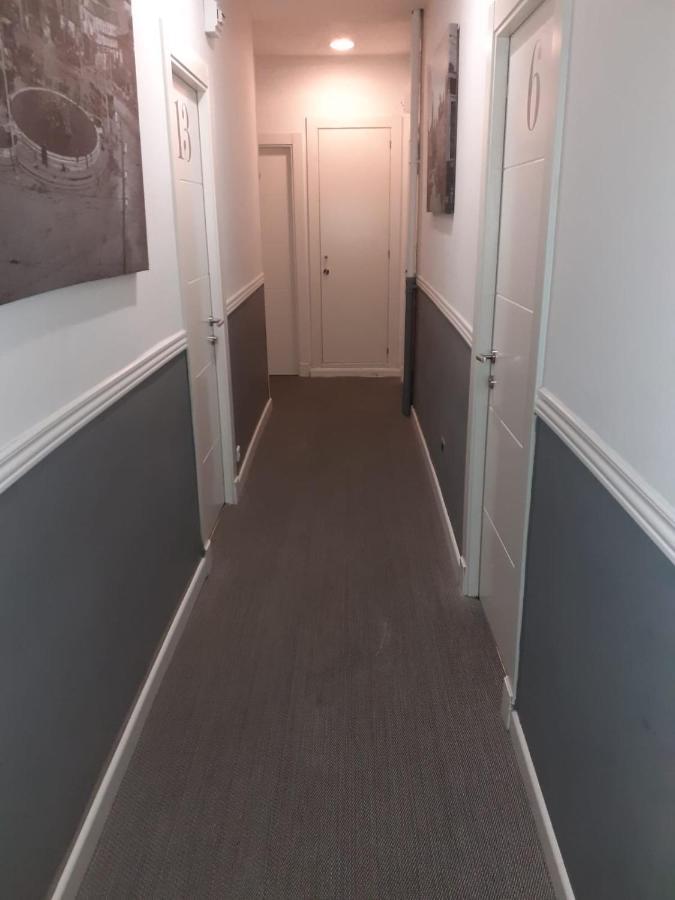Hostal Montecarlo Мадрид Экстерьер фото